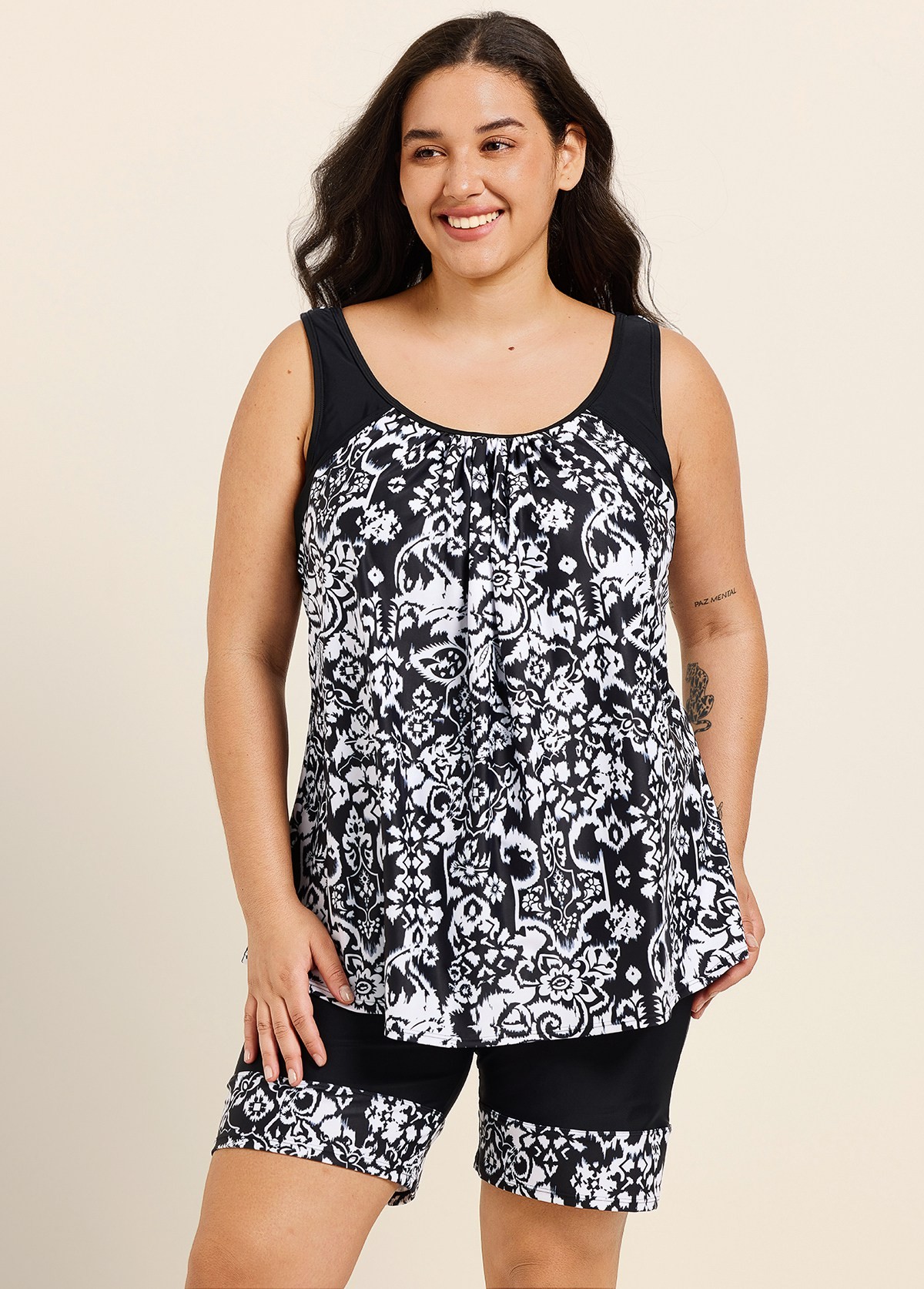 Black White Geometric Scoop Neck Flattering Padded Curvy Women's Swimsuit Tankini Set