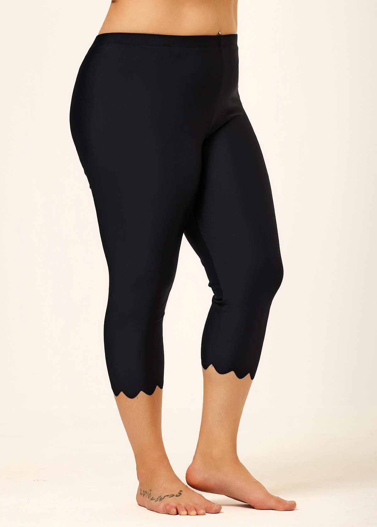 Black Plus Size Modest Women's Cropped Ruffled Swimsuit Pants