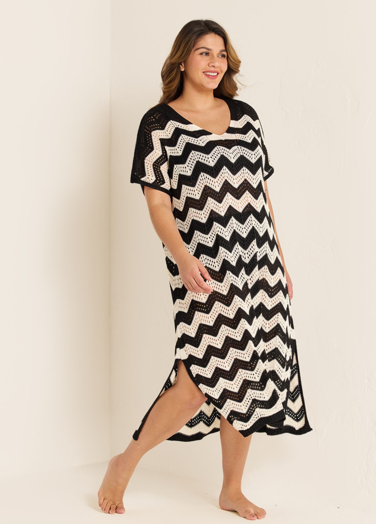 Black And White Geometric Slit Hem Cutout Swimsuit Cover Up