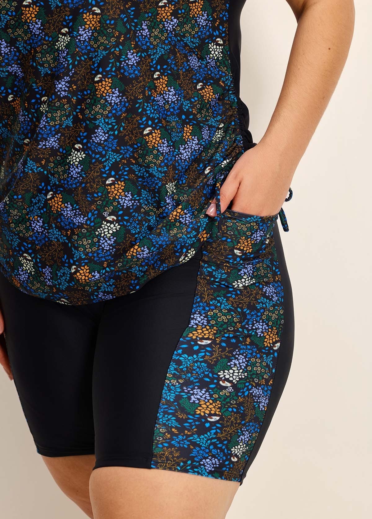 Black Floral Scoop Neck Sporty Built In Bra Drawstring Curvy Women's Swimsuit Tankini Set